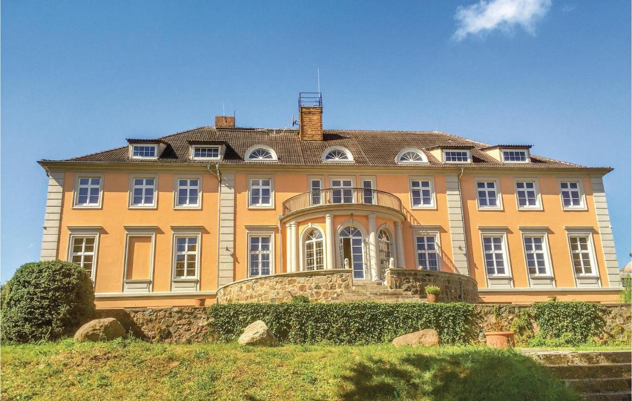 Herrenhaus Luebbenow Екстериор снимка