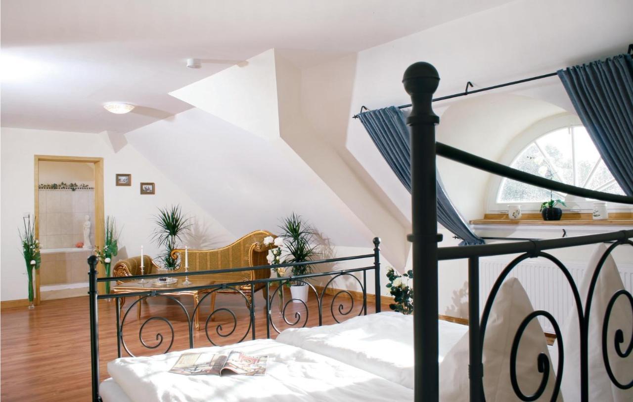 Herrenhaus Luebbenow Екстериор снимка