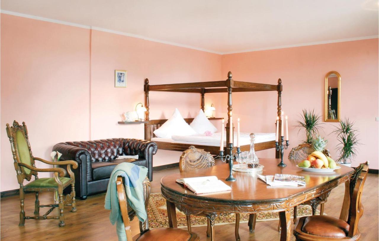 Herrenhaus Luebbenow Екстериор снимка